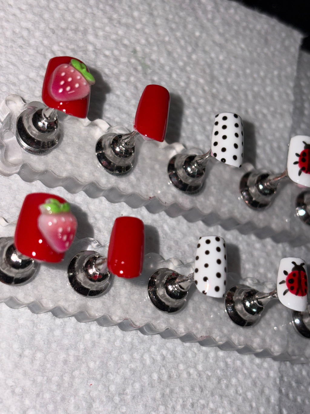 Lady bug press-ons