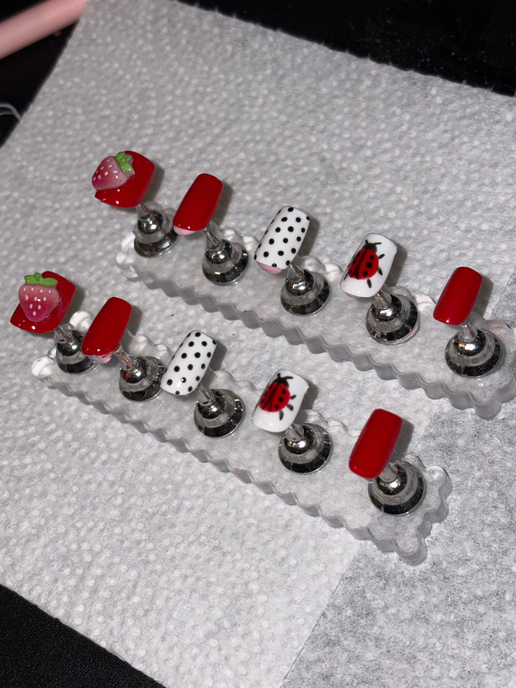 Lady bug press-ons