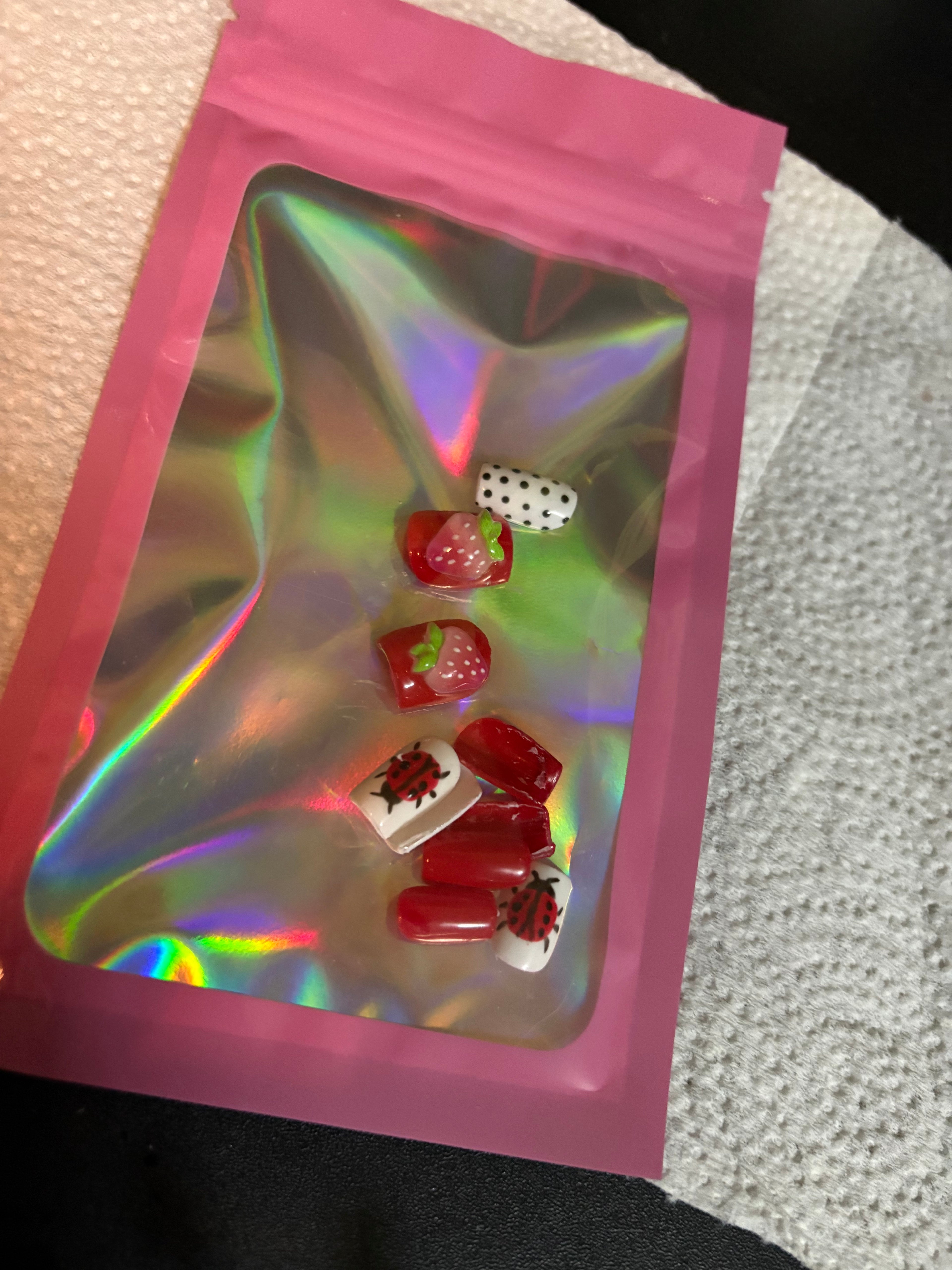 Lady bug press-ons