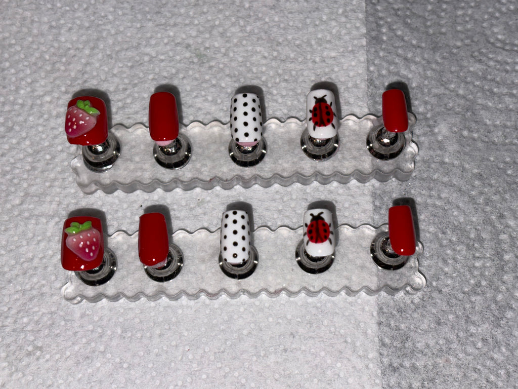 Lady bug press-ons